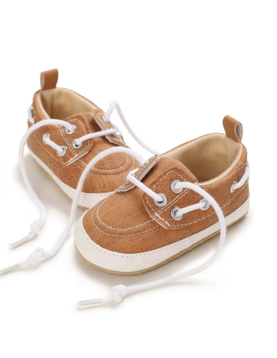 sapatinhos de bebé para menino, sapatos castanhos, calçado infantil, sapatos de qualidade, sapatos seguros, primeiros passos, sapatinhos suaves, sapatos para ocasiões especiais, conforto