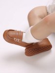 sapatinhos elegantes para bebé menino, sapatos castanhos, calçado infantil, sapatos de qualidade, sapatos seguros, primeiros passos, sapatinhos suaves, sapatos para ocasiões especiais, conforto