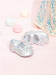 sapatinhos de bebé, sapatinhos elegantes, laços prateados, conforto, estilo, qualidade, desenvolvimento natural, primeira passos, delicadeza