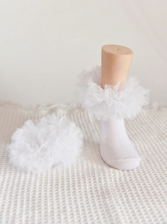 meias com tule, meias infantis elegantes, meias de algodão para crianças, meias brancas com tule, acessórios infantis de luxo, presente para meninas, meias para ocasiões especiais, meias confortáveis para crianças