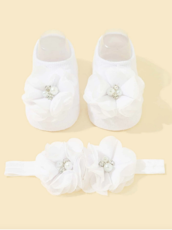 conjunto infantil, meias antiderrapantes bebê, faixa cabeça bebê, flores brancas, estilo bebê elegante, presente bebê, roupa infantil especial, acessórios bebê de qualidade.