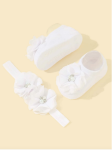 conjunto infantil, meias antiderrapantes bebê, faixa cabeça bebê, flores brancas, estilo bebê elegante, presente bebê, roupa infantil especial, acessórios bebê de qualidade.