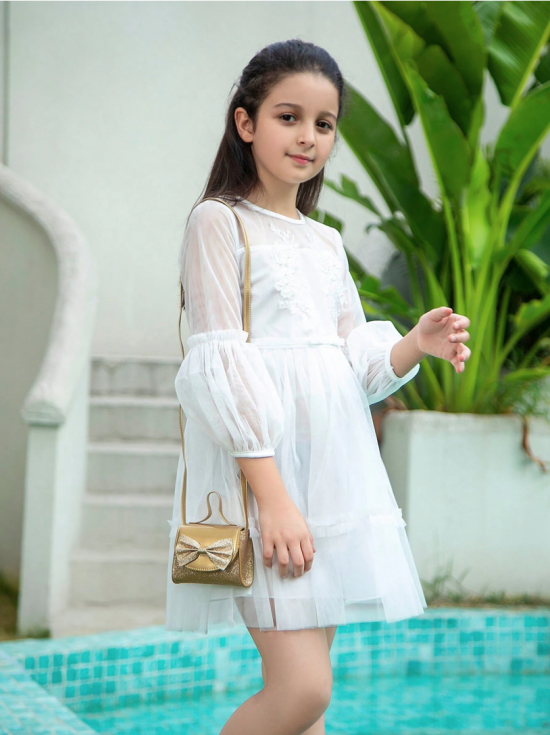 mala estrela dourada, acessório para menina, mala festiva para menina, presente elegante para menina, moda infantil, mala com brilho, mala com laço, acessório de moda para crianças
