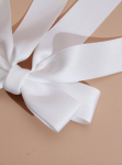 laço de cabelo, laço de cetim, acessórios para meninas, laço branco, batizado, comunhão, casamento, acessórios elegantes, penteados para meninas