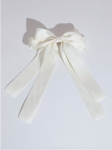 laço de cabelo cetim, acessório elegante, laço creme, acessórios de cabelo, laço para casamentos, moda feminina, laço para festas, acessórios de luxo