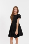 Vestido preto elegante para menina com mangas tulipa vista frontal