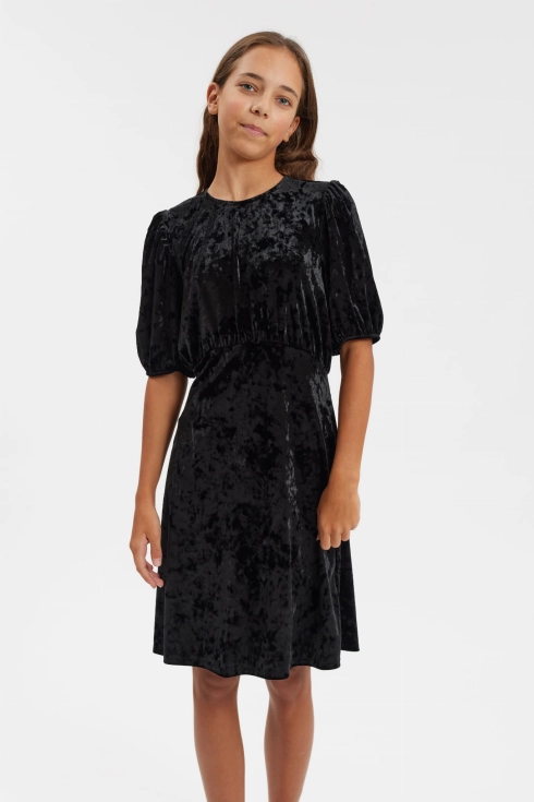 Vestido de menina em veludo preto Clara visto de frente