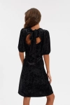 Vestido de cerimónia em veludo preto para menina com mangas bufantes