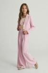 conjunto Emi rosa detalhe das mangas em tule e botões de pérola, festa formal