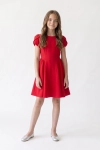 Vestido de cerimónia Rumi vermelho para menina, com mangas tulipa – vista de frente, silhueta completa