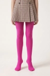 Collants opacos fúcsia – collants na modelo, pormenor da costura da ponta, vista de frente