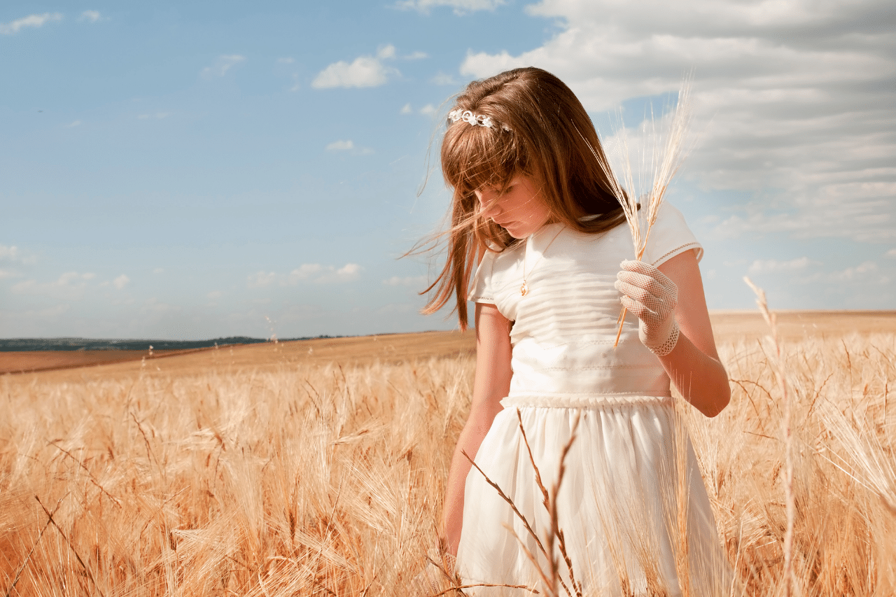 Vestidos pós-comunhão para meninas: conforto e elegância após a missa